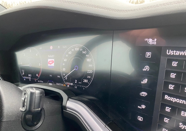 Volkswagen Touareg cena 219900 przebieg: 124000, rok produkcji 2018 z Szczecin małe 631